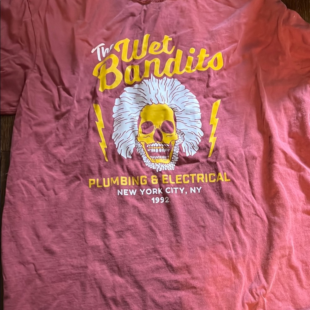 Home Alone inspired “Wet Bandits”Comfort Colors Tshirt NWOT